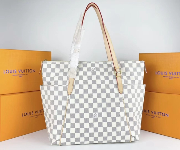 ルイヴィトンバッグ正面デザイン